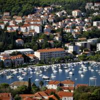 Secluded Harbor�